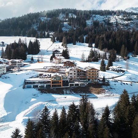 Latemar - Hotel Suites Spa Soraga Dış mekan fotoğraf